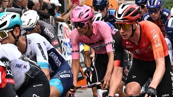 Giro d'Italia, il peso degli abbuoni. Del Toro: “Non sto sprecando più degli altri”