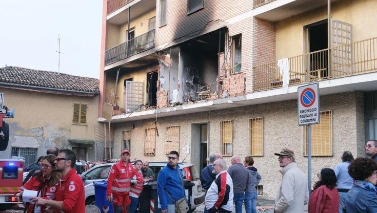 Carignano, scoppia una bombola: 5 feriti 