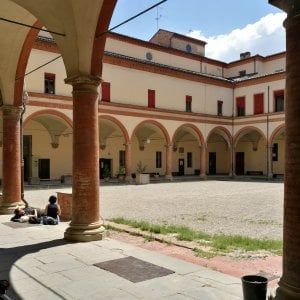 Bologna, ecco l'avviso di gara per vicolo Bolognetti, una chance per Làbas