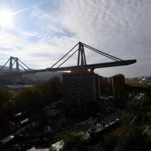 Swiss Re, 300 milioni di danni tra cui il Ponte Morandi