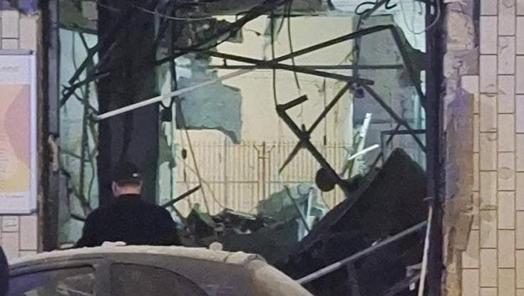 Napoli, esplosione nella notte a Fuorigrotta: distrutto un negozio