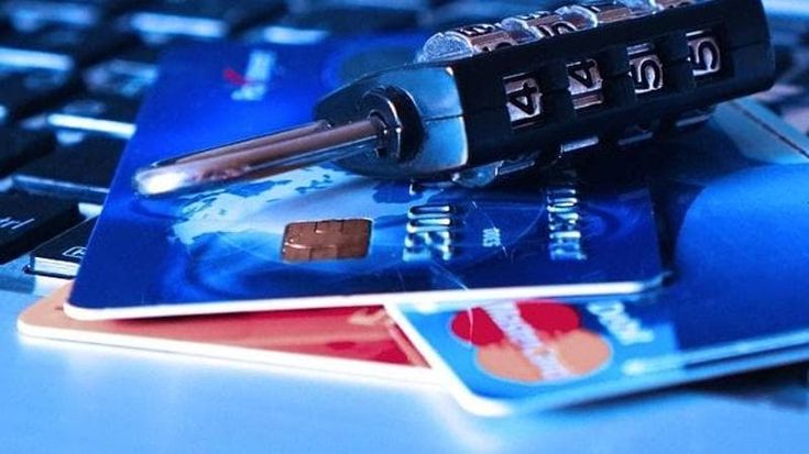 Hacker russi attaccano 5 banche italiane. L’Agenzia Cybersicurezza: massima allerta, sistemi integri