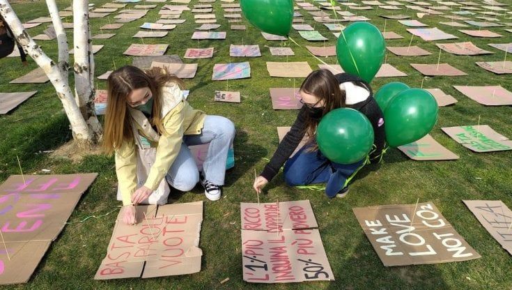 Duemila amici di Greta di nuovo in piazza: "Basta false promesse sul clima"