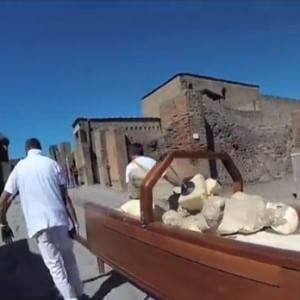 Pompei, le immagini del restauro dei calchi