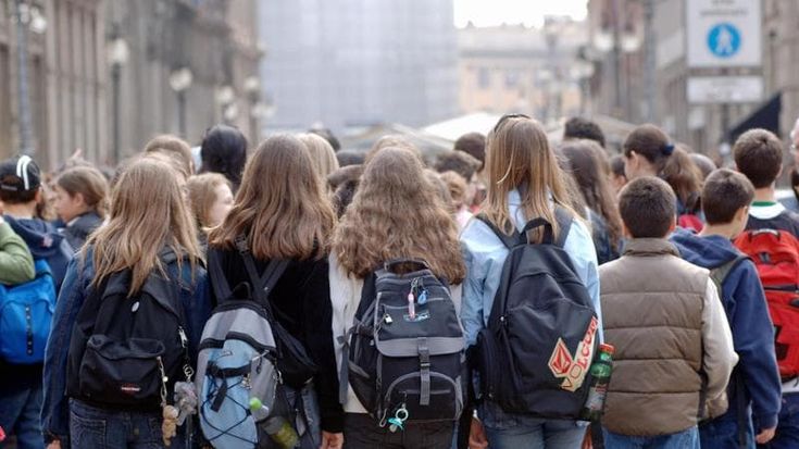 Obbligo di appalto per le gite scolastiche, presidi in dribbling