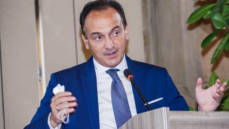 Cirio: "Due pesi e due misure per Piemonte e Campania, il governo spieghi le scelte". Ma Appendino lo bacchetta: "Non è il momento di fare polemiche"