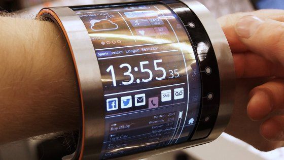 MWC 2016, il futuro dei wearable: il maxi bracciale LCD