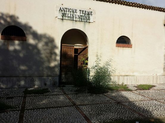 Le terme selinuntine finite nell'abbandono