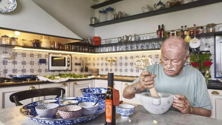 Sapore di sale e pesto (senza aglio): la Liguria a tavola di Gino Paoli