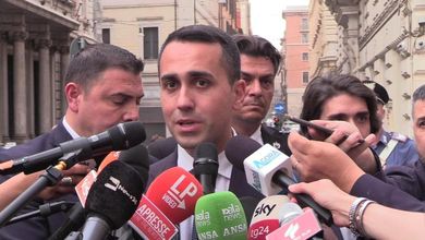 Di Maio: "Scaramucce politiche indeboliscono il Paese. Doppio mandato M5S? Ai cittadini non gliene frega niente"