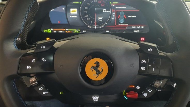 Ferrari, ricavi e utili in crescita nel trimestre. Il Cavallino rialza gli obiettivi per il 2022