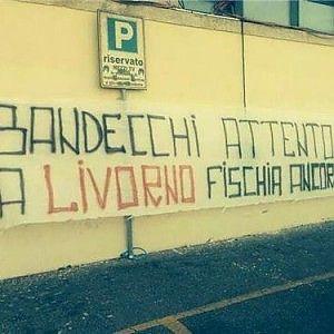 Livorno, che 'benvenuto' a Bandecchi: "Attento... Qui fischia ancora il vento"