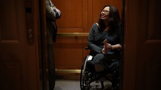 Usa, la senatrice dei record: la prima in carica a diventare mamma