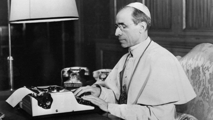 I silenzi di Pio XII, il papa che fallì davanti al nazismo