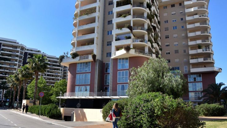 Fase 2, a Bari il patto tra ristoratori e residenti di Poggiofranco: spazi condominiali per rilanciare i locali