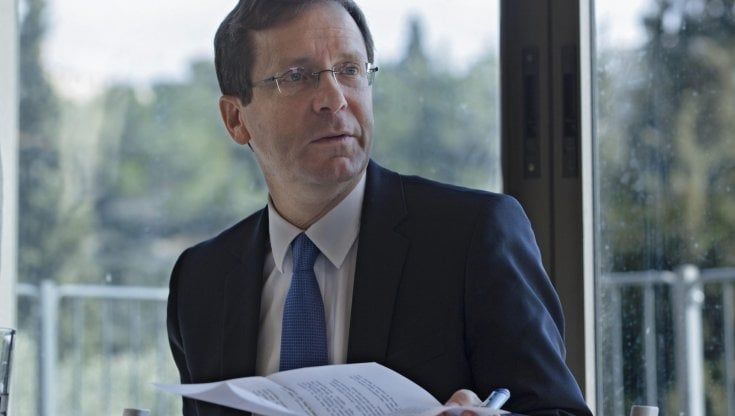 Israele, il laburista Herzog eletto nuovo presidente. E arriva il governo degli anti-Netanyahu