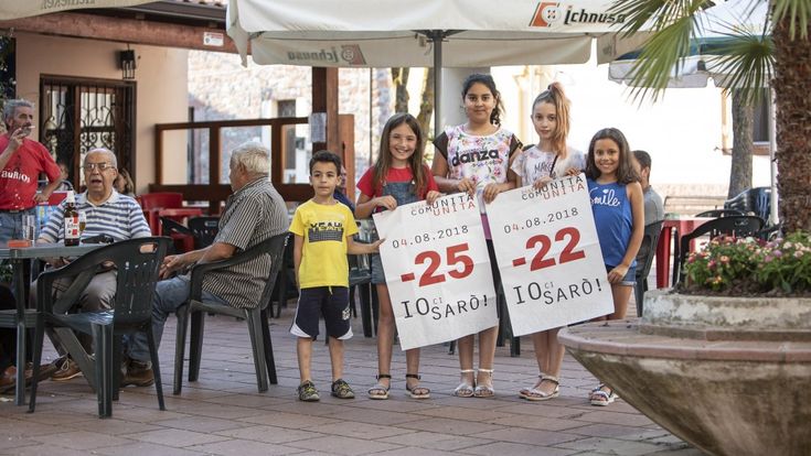 L’impresa di Banari: tutto il paese in una foto per non scomparire
