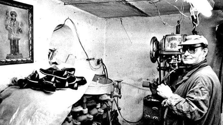 Il lavoro nel Novecento raccontato in 400 foto nel volume di Marone