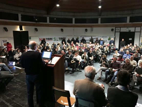 Affollata assemblea contro la Ti-Bre