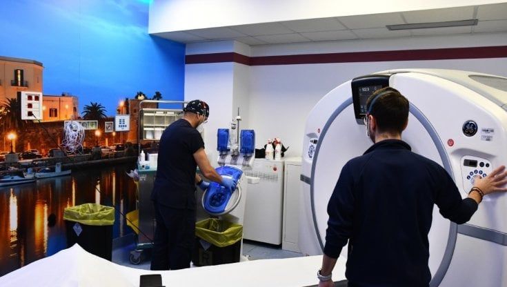 Bari, screening polmonari gratuiti per fumatori o chi ha smesso da meno di 15 anni: la prevenzione all'Oncologico