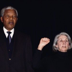Gordimer: "L'ultimo tarlo <br />di Madiba, la corruzione <br />che divora questo paese"