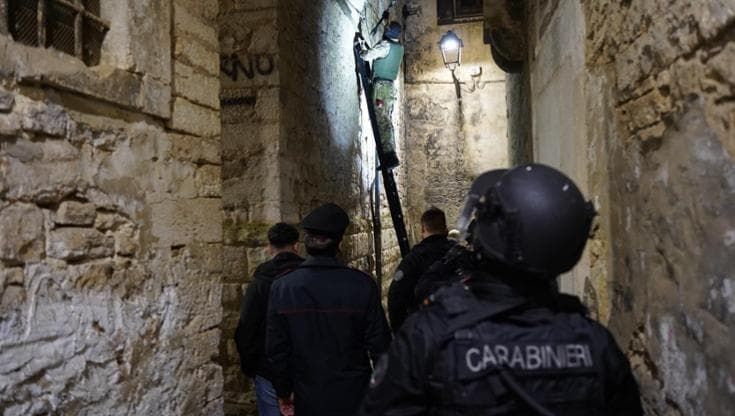 Bitonto, smantellato il Grande fratello della criminalità: decine di telecamere nelle piazze spaccio