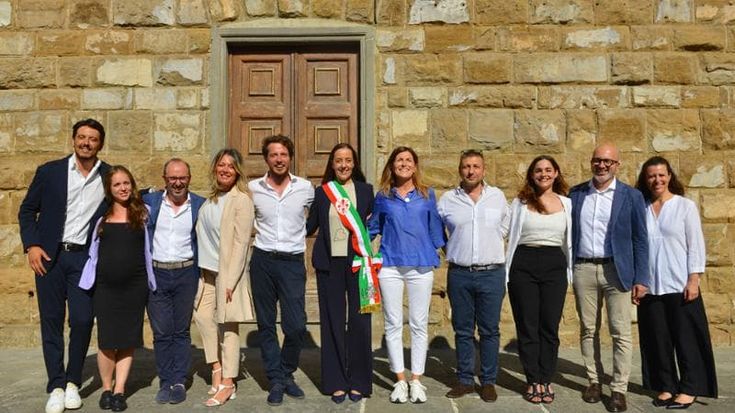 Funaro porta in “ritiro” gli assessori alla Verna per fare il programma. Prima giunta: Airbnb, commercio e casa in agenda