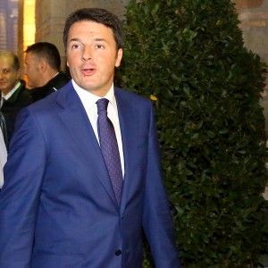 Renzi ai deputati eurosocialisti: "Fatti compiti a casa, da gennaio saremo pi&ugrave; duri"
