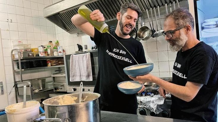 Metti un palestinese e un israeliano in cucina. E alla tv