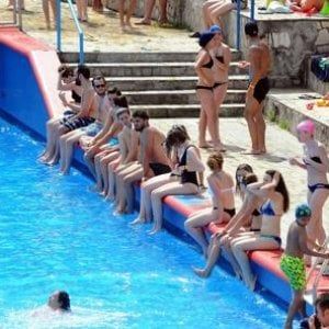 Piscina, tutte le insidie da evitare in acqua