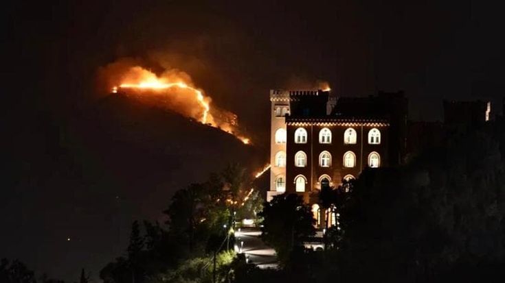 Incendi in Siciia, le vittime: quei tre poveri anziani condannati a morte da fuoco e isolamento