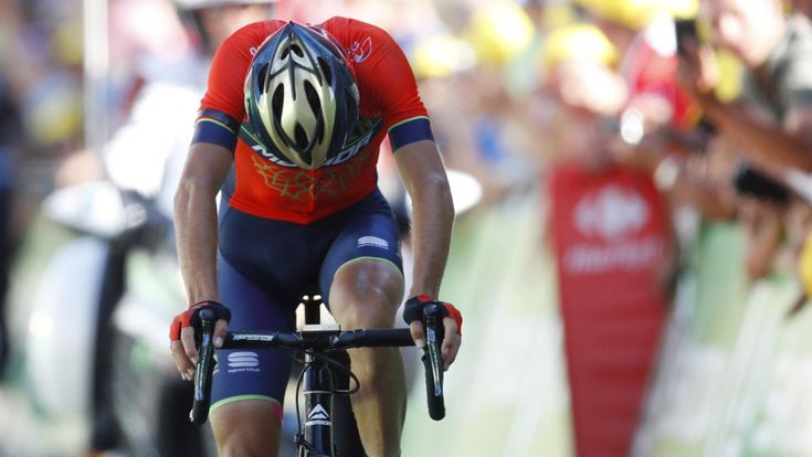 Il Tour non è sicuro: Nibali paga il conto della follia in strada