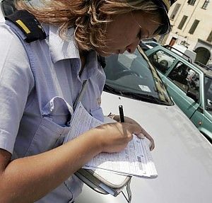 Multe, 'sconto' del 30% nei primi 5 giorni<br />pagamento possibile anche online