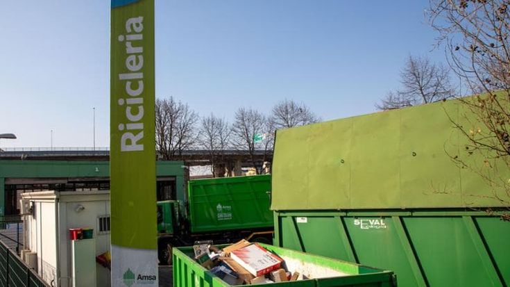 La ricicleria di piazzale delle Milizie chiude, ma quella nuova non c’è: protesta il Municipio 5 di Milano