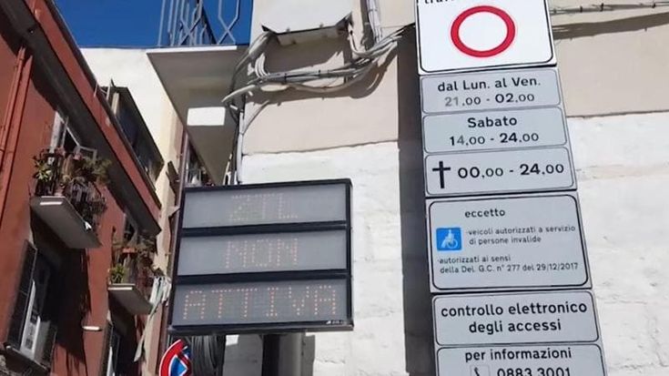 Ztl a Barletta, giudice di pace annulla 43 multe (7.700 euro) a residente: “Il varco non funzionava”