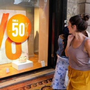 L'Istat conferma l'inflazione di giugno: calo dello 0,4% annuo