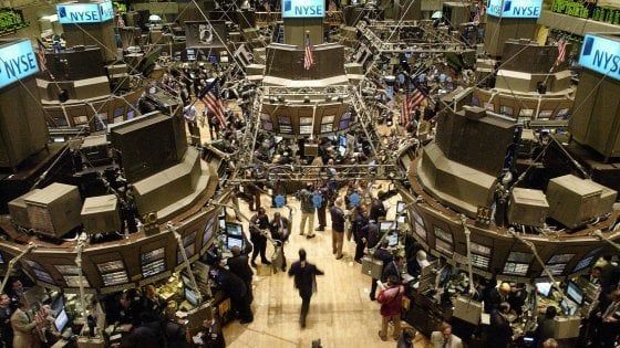 Mercati: Wall Street verso un anno d'oro, in arrivo le minute della Fed