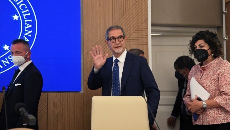 Musumeci: "Faccio un passo di lato". Il gelo del centrodestra