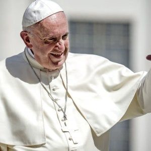Papa Francesco a un omosessuale: "Dio ti ha creato così e ti ama come sei"