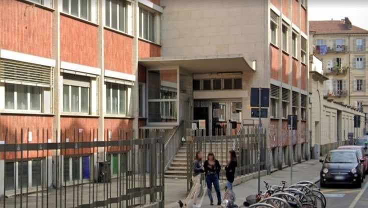 Si rompono i tubi alla facoltà di  Psicologia a Torino e  torna la didattica a distanza