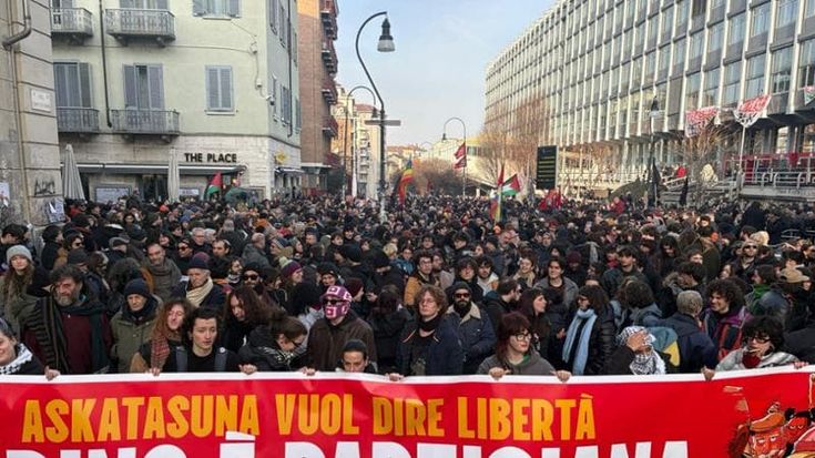 Chat e spazi virtuali il brand Askatasuna che cresce oltre lo sgombero
