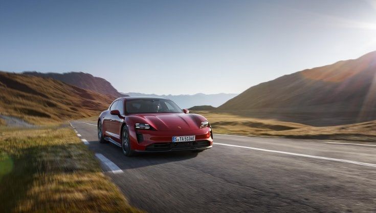 Effetto Taycan, la Porsche elettrica da 600 Cv che seduce più delle altre  