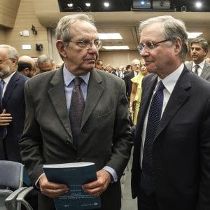 La manovra arriva finalmente in parlamento. Occhi dei mercati sulla Fed