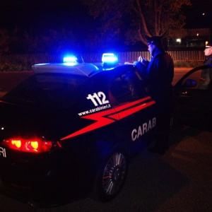 Piromane bloccato dai carabinieri, poco prima cinque auto in fiamme