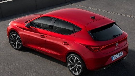 Seat Leon ibrida, la rivoluzione arriva dalla Spagna