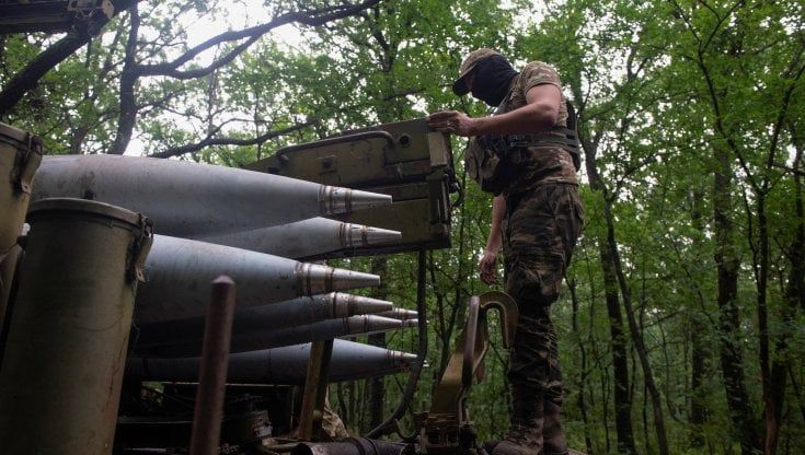Amnesty International: l'esercito ucraino mette a rischio i civili. L'ira di Kiev