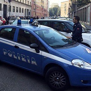 Puglia, sgominata la banda dei furti sulla A14: arrestati in nove, nel mirino i tir sulle piazzole
