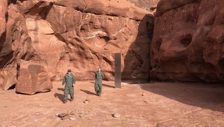Usa, il mistero del monolite scomparso. Un fotografo: "Ho visto chi lo ha rimosso: un gruppo ambientalista"
