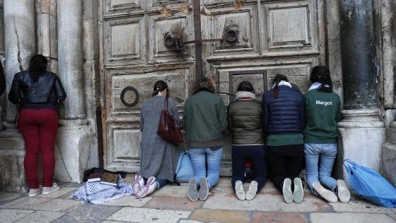 Gerusalemme sospende richiesta tasse, si sblocca trattativa e riapre il Santo Sepolcro