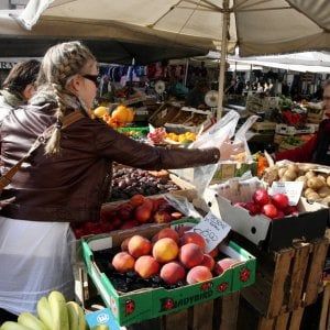 Istat, la fiducia dei consumatori ai massimi da due anni